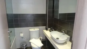Niovi Boutique Apartments - Bad