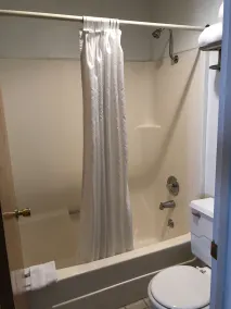FairBridge Inn - Coeur d'Alene - Bathroom