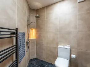 The Lodge - Bathroom