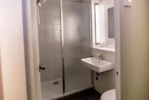 Hôtel Inn Design Laval - Bathroom