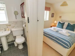 4 Lansdown Cottages - Room