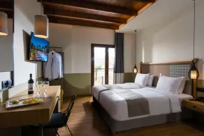 Petousis Hotel & Suites - Room