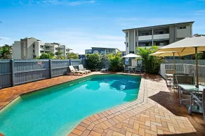 The Beach Houses Maroochydore - Piscina