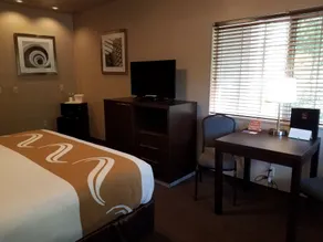Quality Inn & Suites Bainbridge Island - Chambre