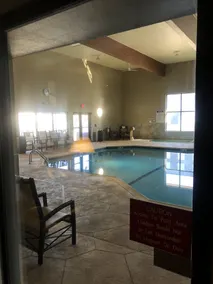 Express Suites Riverport Inn & Suites - Vue de la chambre