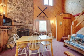 'buckhorn' - Slopeside Iron River Cabin w/ Sauna - Interiör
