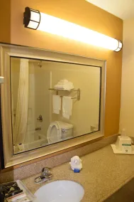 American Inn & Suites West Memphis - Salle de bain
