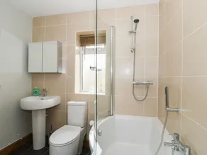 Hall Farm Cottage - Bathroom