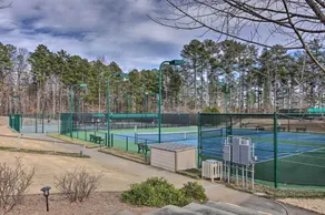 Lake Keowee Resort Condo w/ Fantastic View - Innvendig