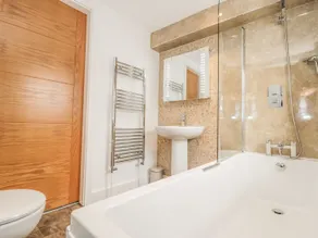 1 The Riverside - Bathroom