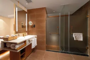 ELITE James Joyce Coffetel International Hotel Guangzhou Beijing Road Pedestrian Street Beijing Lu Metro Station Branch - Free Deliver Service to Canton Fair Complex During Canton Fair Period - Baño