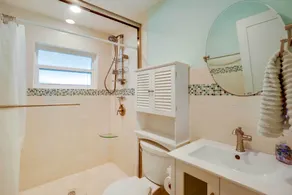 Canal-front Tampa Vacation Rental w/ Private Pool! - Badeværelse