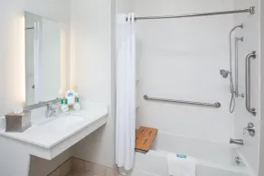 Holiday Inn Express & Suites Texarkana by IHG - Salle de bain