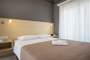 Esplanade Apartments - Heated Pool - Rom