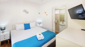 Anchorage Holiday Park - Room