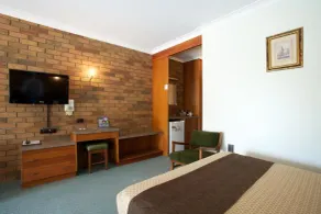Golden Grain Motor Inn - Room
