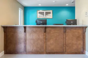 Econo Lodge Inn & Suites North Little Rock near Riverfront - Lobby