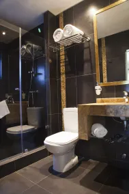 Mito Casa Hotel - Bathroom