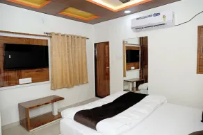 Radhe Krishna Hotel and Restaurant - Room