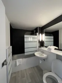 The Originals City,Hôtel Mâcon Nord  - Salle de bain