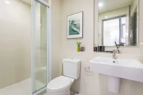 2 Bed Room, Large Living Room at Central Pattaya - Bathroom