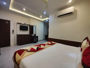 Hotel Mandi Heights - Bar, Fine Dining & Banquet Hall - Room
