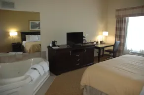 Country Inn & Suites by Radisson, West Bend, WI - Chambre