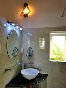 Hung Vuong Resort - Bathroom
