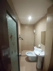 RedDoorz at Cosmo Hotel Vicente Cruz Sampaloc Manila - Badezimmer