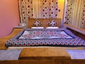 Oak Heaven Cottage Gulmarg - Room