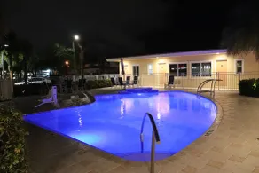 Curtis Inn & Suites - Piscine