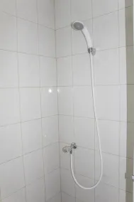 Minimalist Studio Apartment at Poris 88 with City View By Travelio - Bathroom