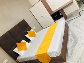 THE HIGHCLASS HOTEL - Room