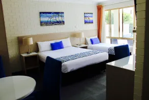 Zorba Waterfront Motel - Room