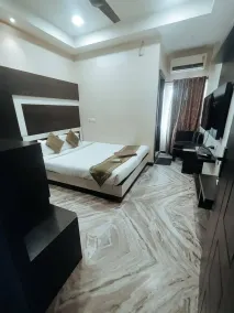 HOTEL RUDRAKSH - Room