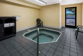 Quality Inn & Suites Medford Airport - Piscine