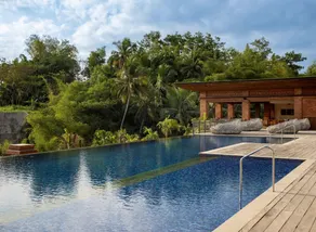 Garrya Bianti Yogyakarta - Piscina