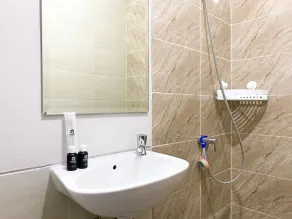 Cozy Stay Studio Transpark Juanda Bekasi Timur Apartment - Badeværelse