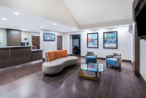 Howard Johnson by Wyndham Dalton - Lobby