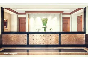 Menara Peninsula Hotel - Recepción