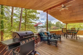 Beautiful Lakefront Home with Plenty of Space! - Intérieur