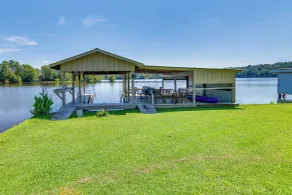 Private Dock + Fire Pit: Point A Lake Retreat! - Innenbereich