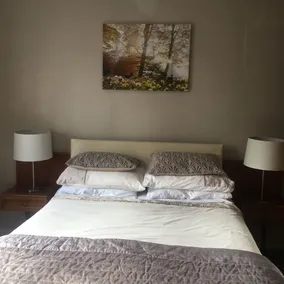 Ferrybridge Hotel - Room