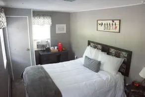 The Frogtown Inn - Room