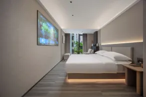 Healing Mind International Hotel Guangzhou Tianhe Sports Center Linhexi Metro Station Branch - Free Deliver Service to Guangzhou Baiyun International Airport & Free Deliver Service to Canton Fair Complex During Canton Fair Period & Free VPN Internet - Room