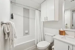 Sentral East Austin at 1630 E Sixth - Salle de bain