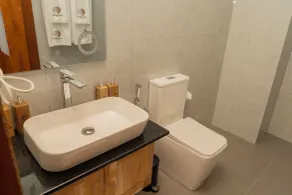 Aathi Beach Resort Uppuveli - Badrum