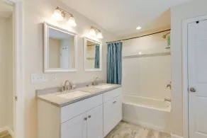 Pet-friendly Connecticut Retreat Near Golfing! - Badrum