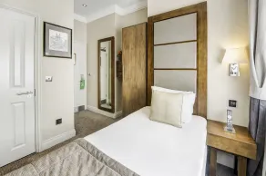 Gem Langham Court Hotel - Chambre