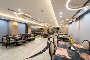 Warwick Riyadh Hotel - Restaurant
